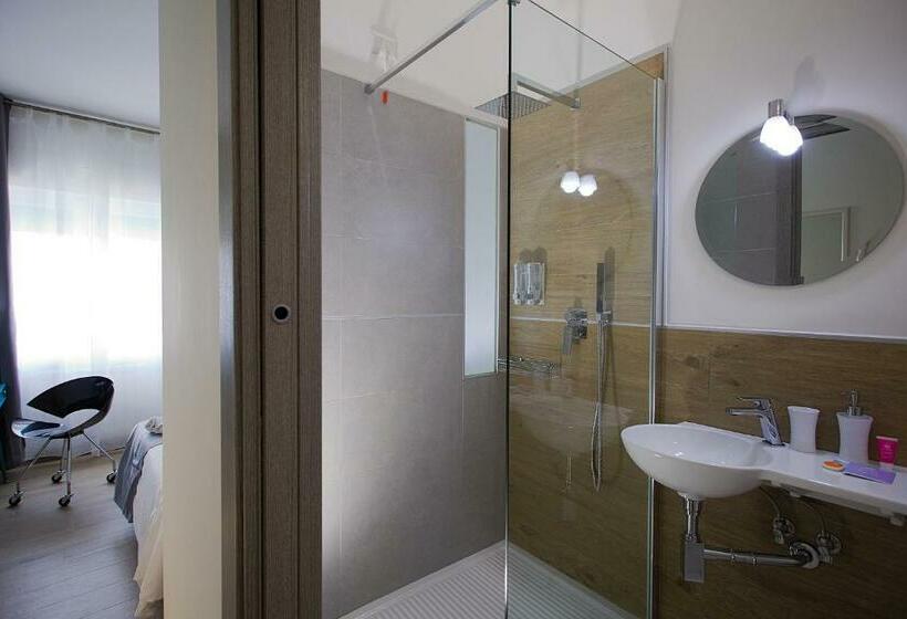 اتاق استاندارد یک نفره, Pvrooms