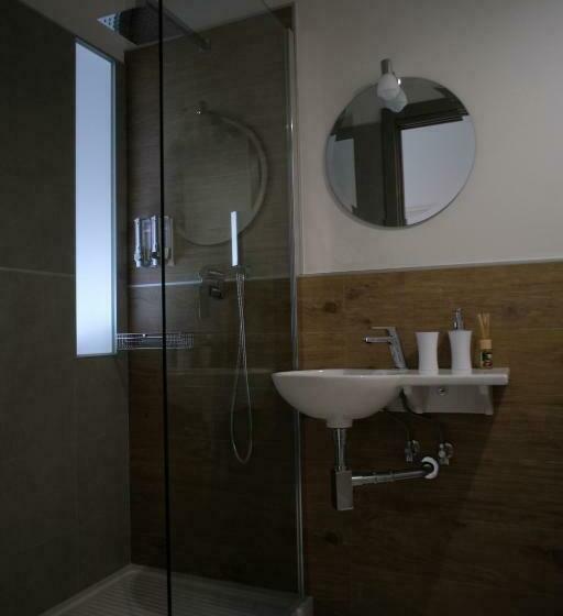 اتاق استاندارد یک نفره, Pvrooms