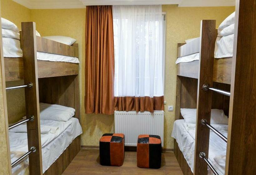 Dört Kişilik Standart Oda, Hostel Look