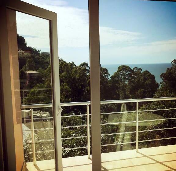 اتاق سوپریور با چشم‌انداز دریا, Giorgi Kvariati