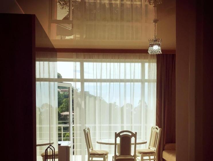 اتاق سه نفره سوپریور با چشم‌انداز دریا, Giorgi Kvariati