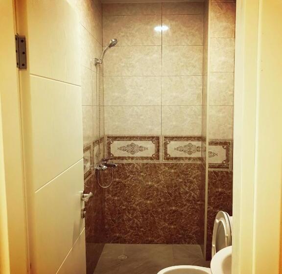 اتاق سوپریور با چشم‌انداز دریا, Giorgi Kvariati