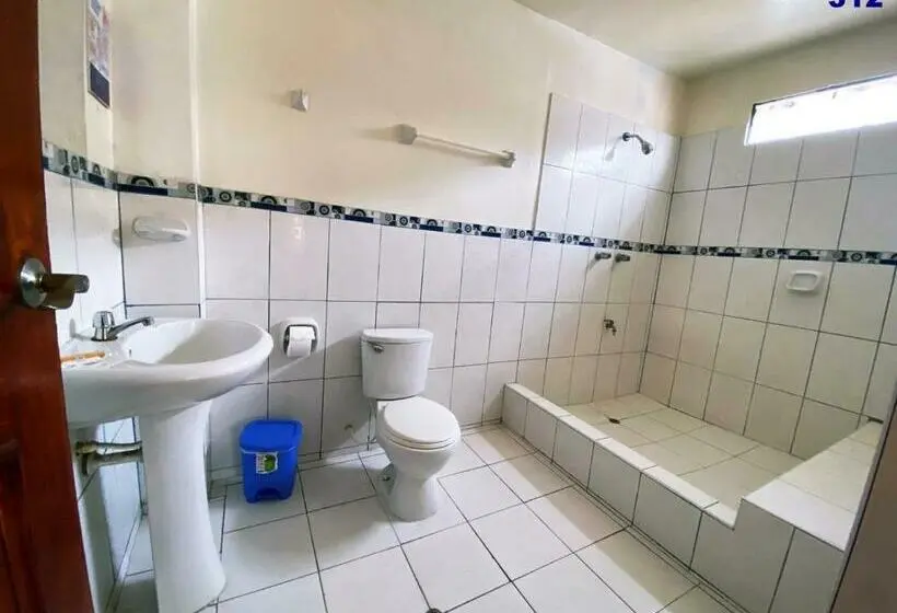 اتاق لوکس, Hostal Hogar 3 Estrellas   Chepén