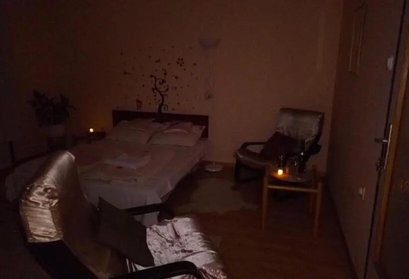 اتاق استاندارد, Hostel Bata