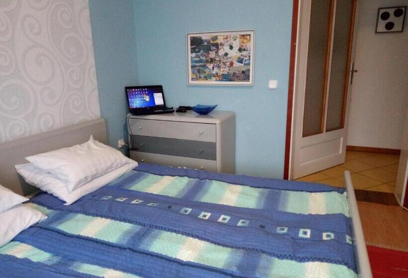 اتاق خانوادگی, Hostel Bata