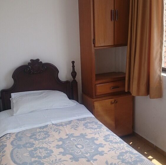 Standaard Éénpersoonskamer, The Quito Guest House With Yellow Balconies For Travellers