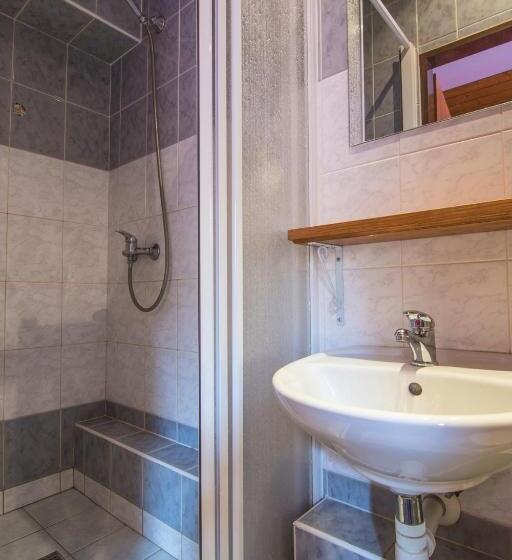 5人标间, Pension U Mojmíra