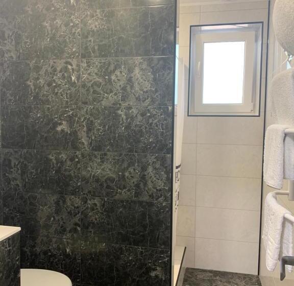 سوییت خانوادگی, Gostinyi Dvorik Nikol