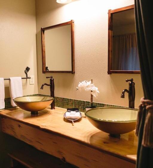 발코니가 있는 스위트, Mt Gardner Inn