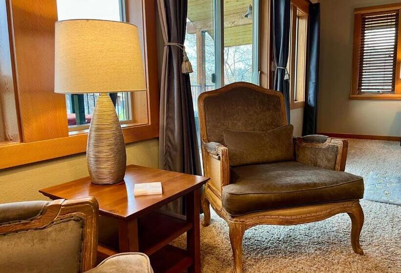 סוויטה עם מרפסת, Mt Gardner Inn