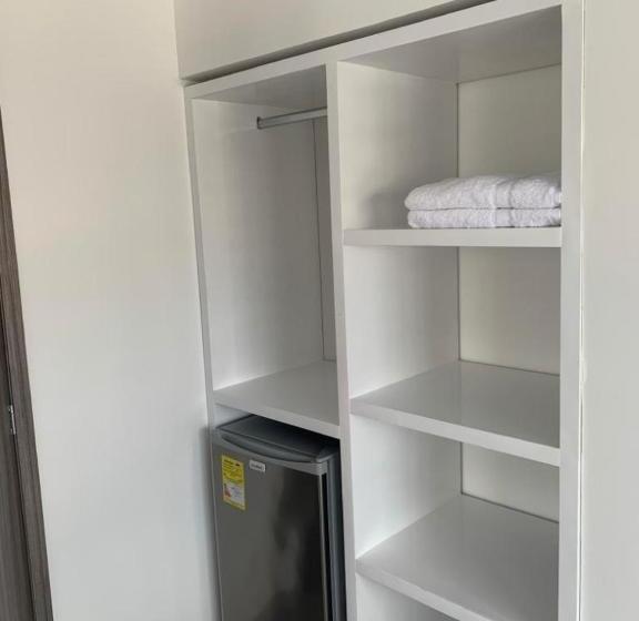 四人标准间, Summer Breeze