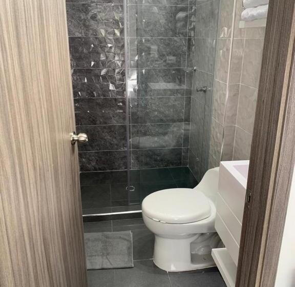 חדר סטנדרט לארבעה, Summer Breeze