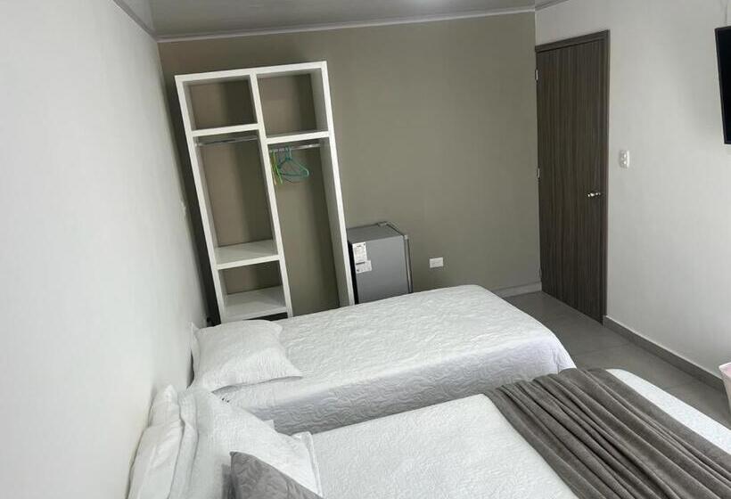 חדר סטנדרט לשלושה עם מרפסת, Summer Breeze