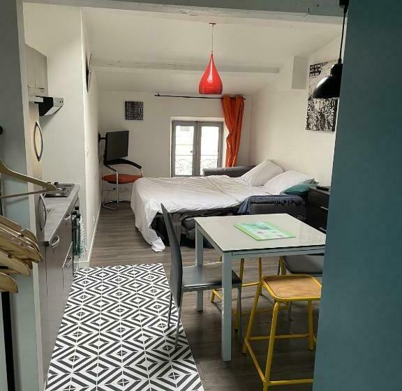 标准工作室, Appartshotels De Ville