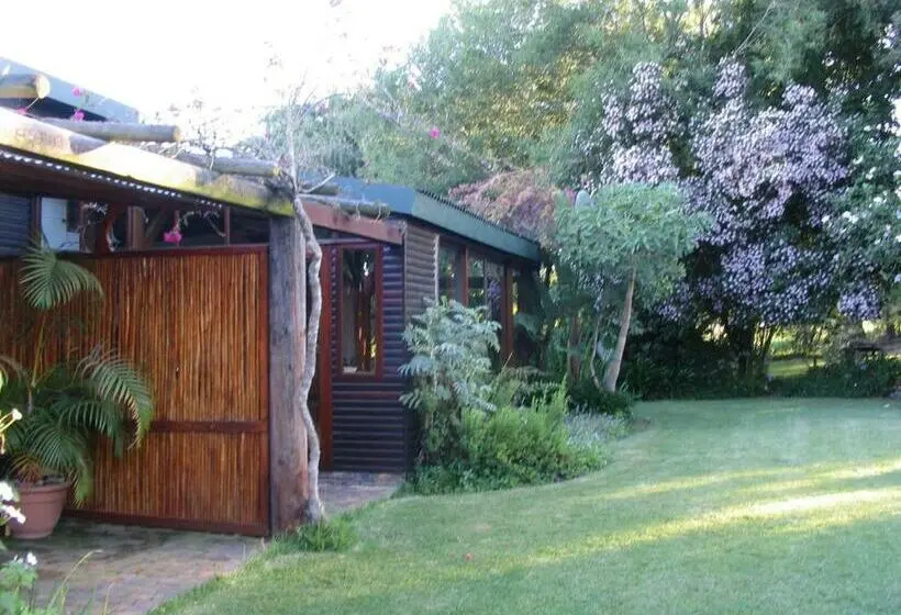 ４ベッドルームハウス, Four Fields Farm