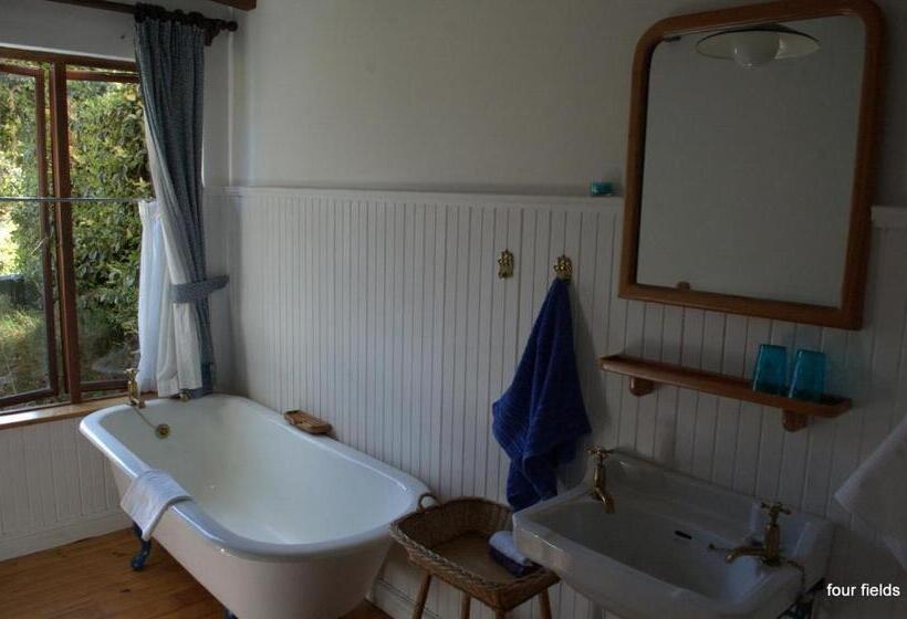 デラックスルーム, Four Fields Farm