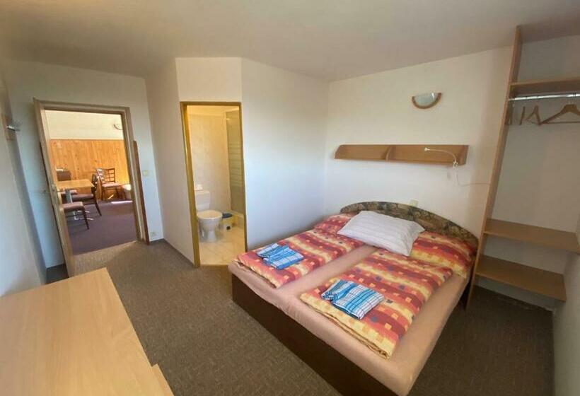 Апартаменты 2 Спальни, Penzion V Kolonce