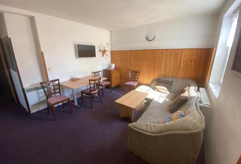 Апартаменты 2 Спальни, Penzion V Kolonce