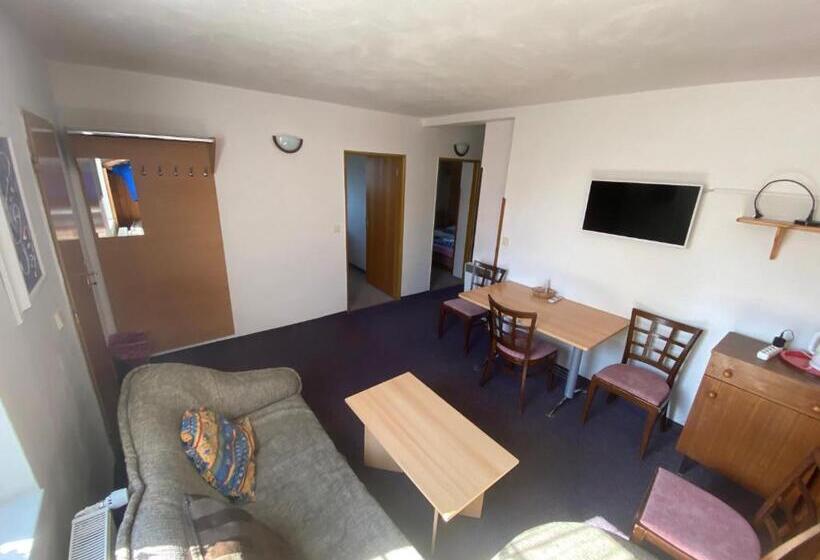 Апартаменты 2 Спальни, Penzion V Kolonce