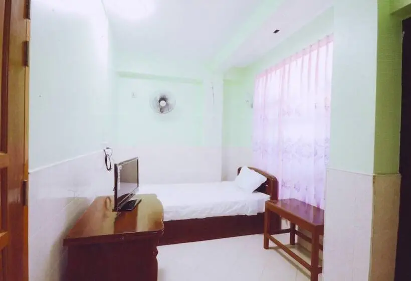اتاق استاندارد یک نفره, Saw Nyein San Guest House