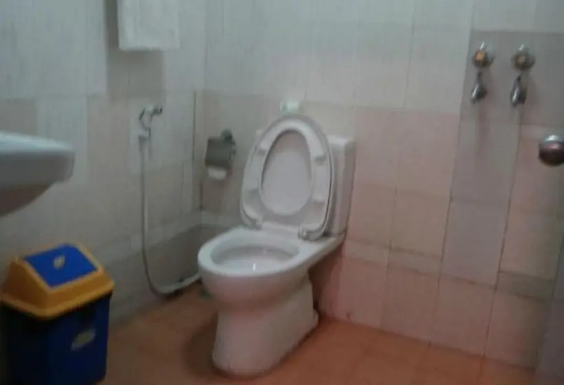 اتاق لوکس, Saw Nyein San Guest House