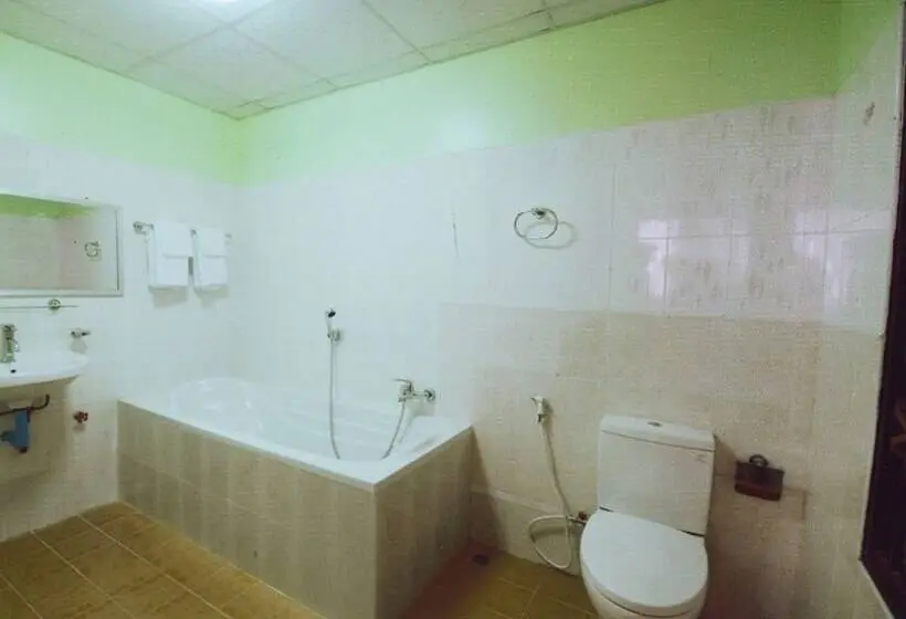 اتاق لوکس, Saw Nyein San Guest House