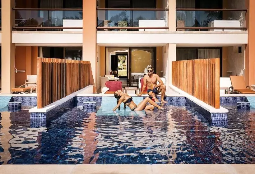 سوئیت جونیور پریمیوم, Barcelo Maya Caribe  All Inclusive