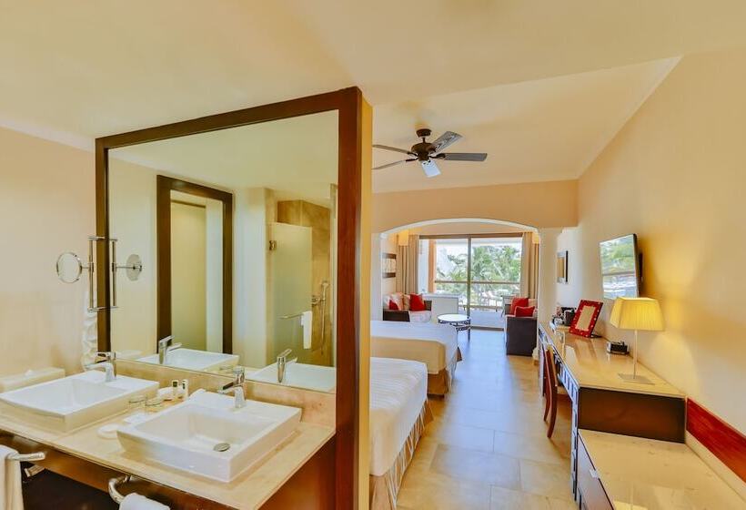 جناح جونيور بريميوم مطل على البحر, Barcelo Maya Caribe  All Inclusive