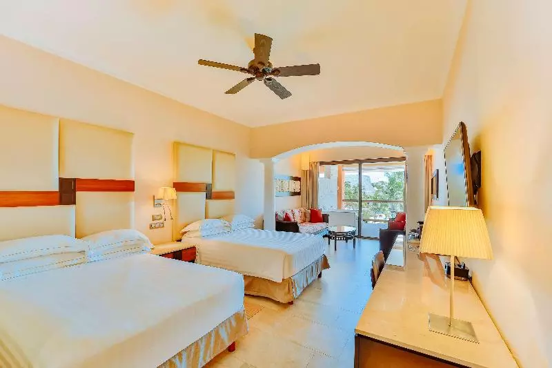 سوئیت جونیور پریمیوم با چشم‌انداز دریا, Barcelo Maya Caribe  All Inclusive