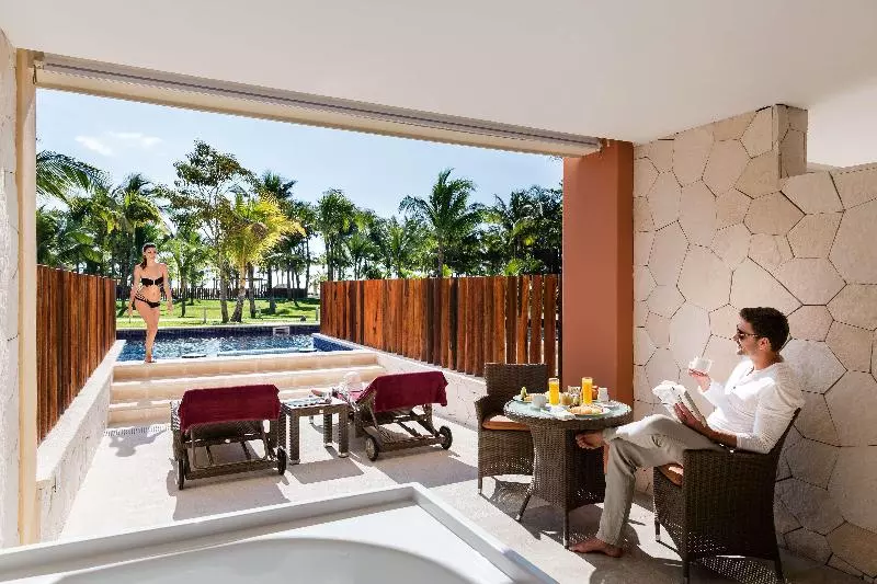 سوئیت جونیور پریمیوم, Barcelo Maya Caribe  All Inclusive