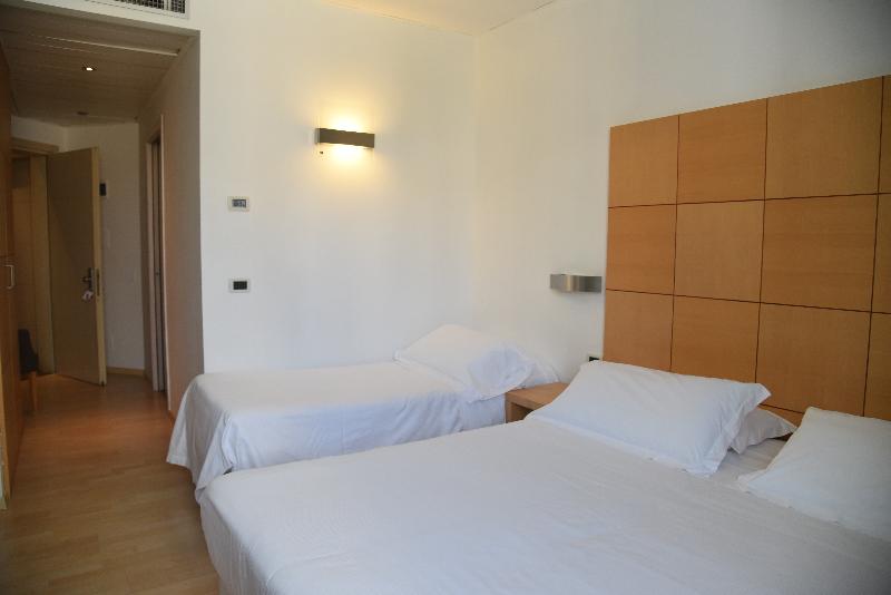 غرفة كلاسيكية ثلاثية, Duca d'Aosta