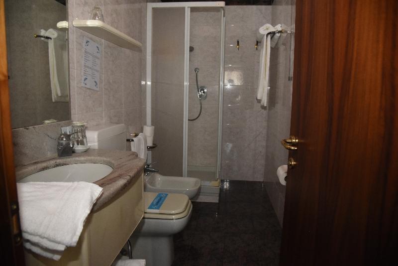 غرفة كلاسيكية, Duca d'Aosta