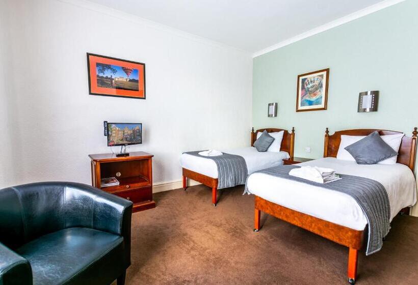 غرفة قياسية, North Stafford