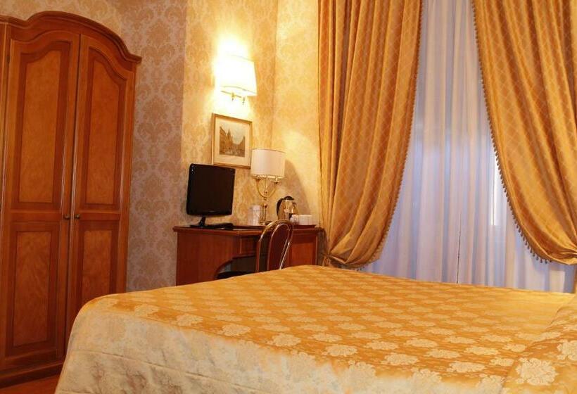 חדר סטנדרט לשלושה, Pace Helvezia