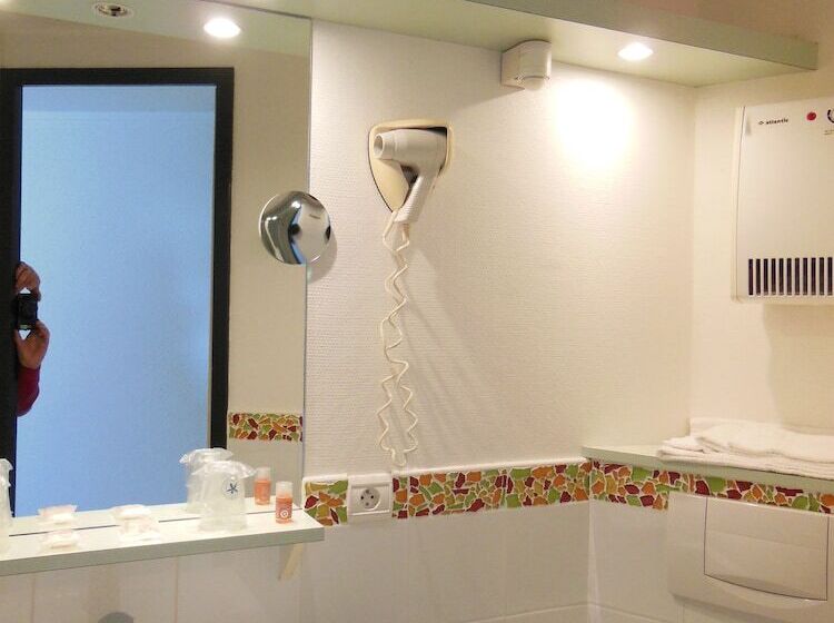 컴포트 트리플 룸, The Originals Access, Hôtel Le Beaulieu