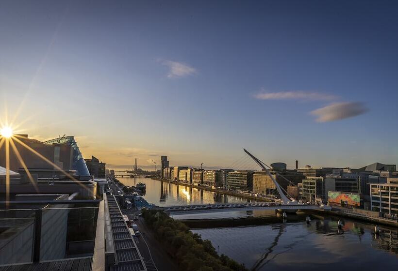 高级套房, The Spencer