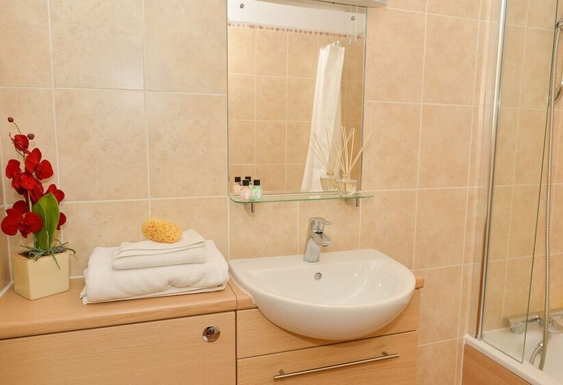 غرفة قياسية فردية ذات إطلالة, Wherry