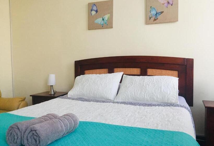 اتاق استاندارد با سرویس بهداشتی مشترک, Hostal Rama & Castle