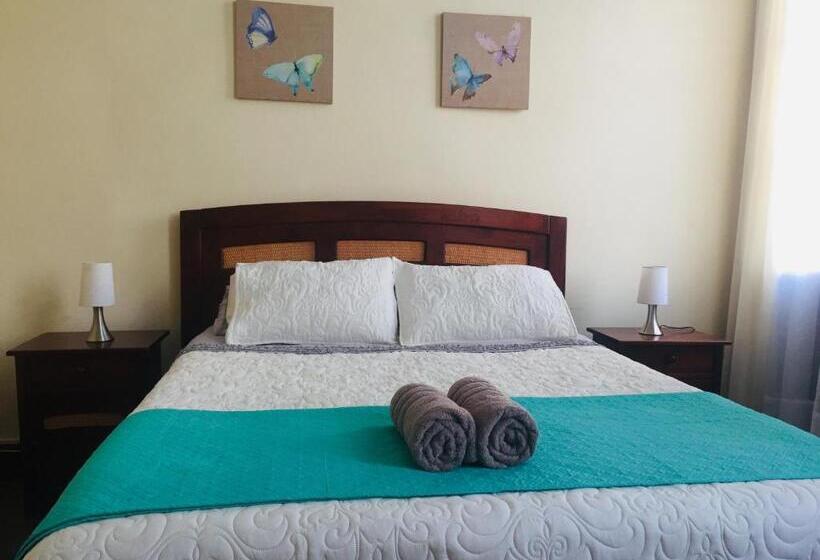 اتاق استاندارد با سرویس بهداشتی مشترک, Hostal Rama & Castle