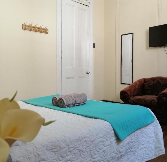 اتاق استاندارد, Hostal Rama & Castle