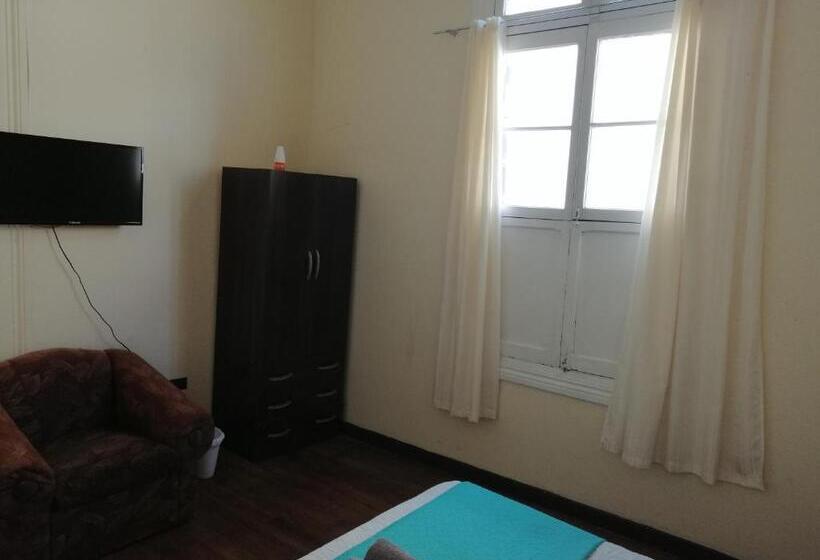 اتاق استاندارد, Hostal Rama & Castle