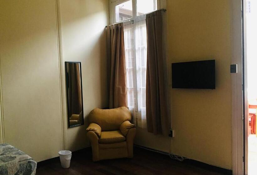 اتاق استاندارد با 2 تخت دوبل, Hostal Rama & Castle