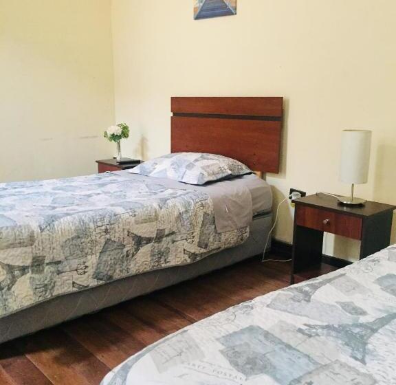 اتاق استاندارد با 2 تخت دوبل, Hostal Rama & Castle