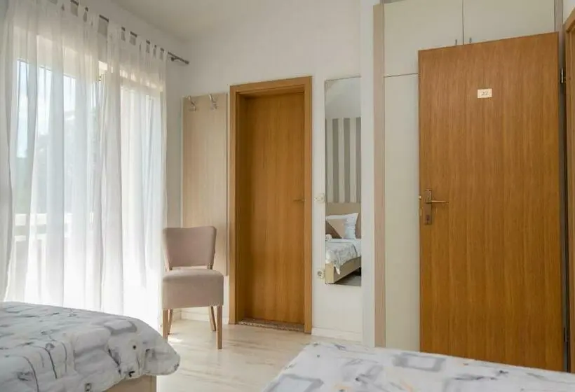 اتاق اکونومی, B&b Villa Ellena