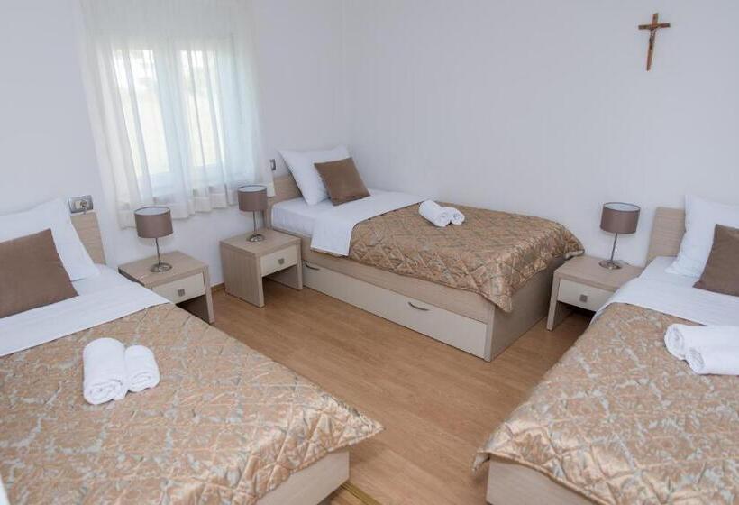 Economy Triple Room, B&b Villa Ellena