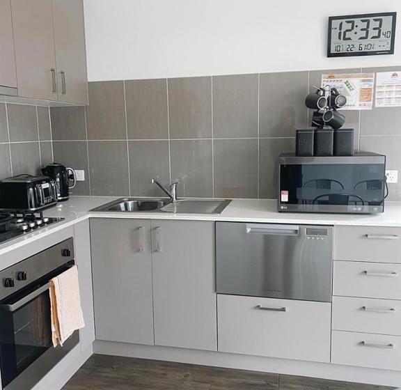 דירת שלושה חדרים, Bundalong Villas