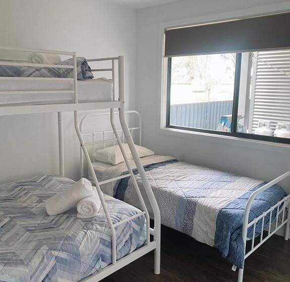 דירת שלושה חדרים, Bundalong Villas