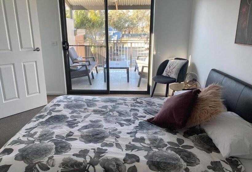 דירת חדר, Bundalong Villas