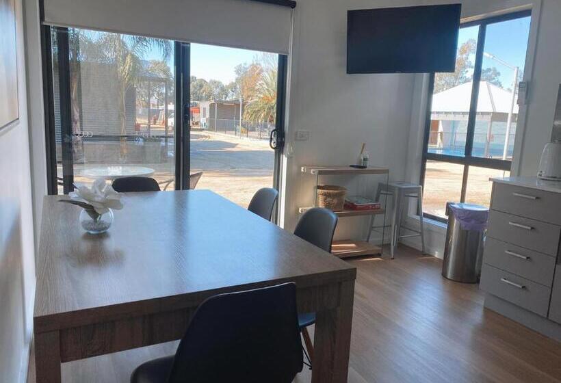 דירת חדר, Bundalong Villas