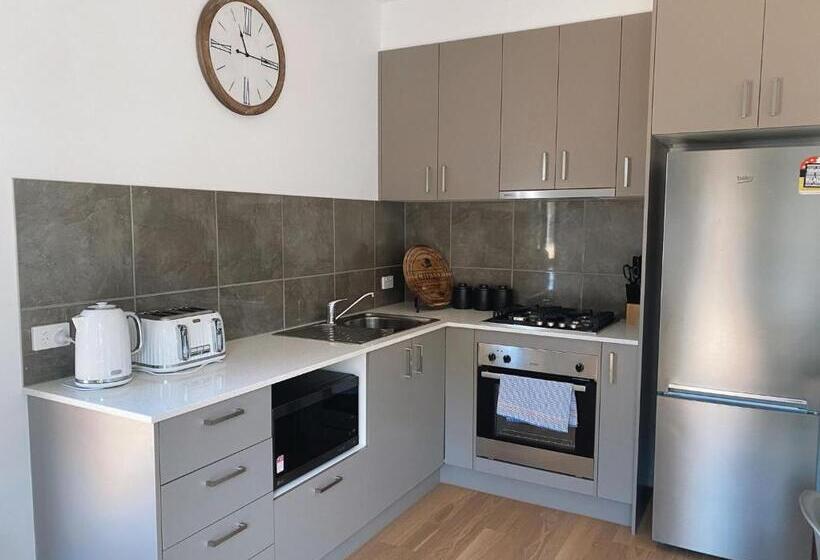 דירת חדר, Bundalong Villas